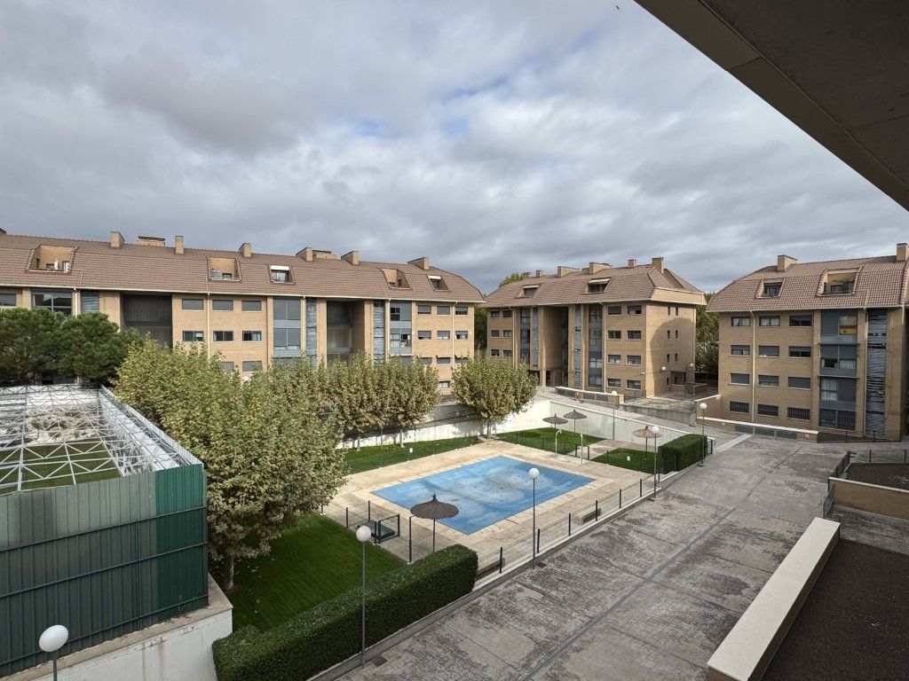 Exterior view of Flat to rent in Boadilla del Monte  with Washing machine and Microwave