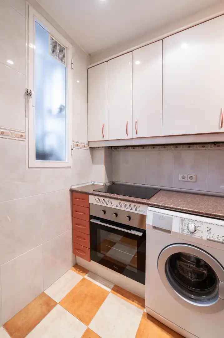 Kitchen of Flat for rent in Madrid  with Air Conditioner, Heating and Parquet flooring