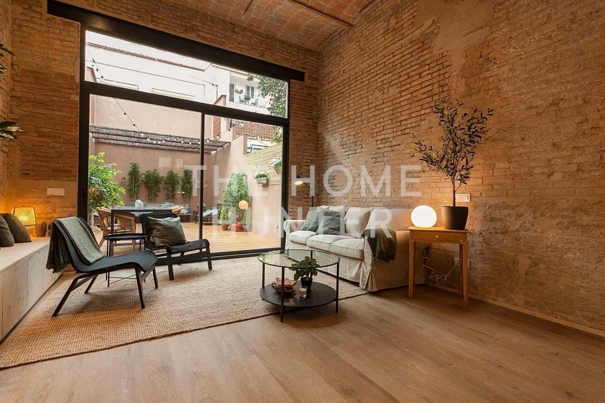 Living room of Flat for sale in  Barcelona Capital  with Heating, Private garden and Terrace