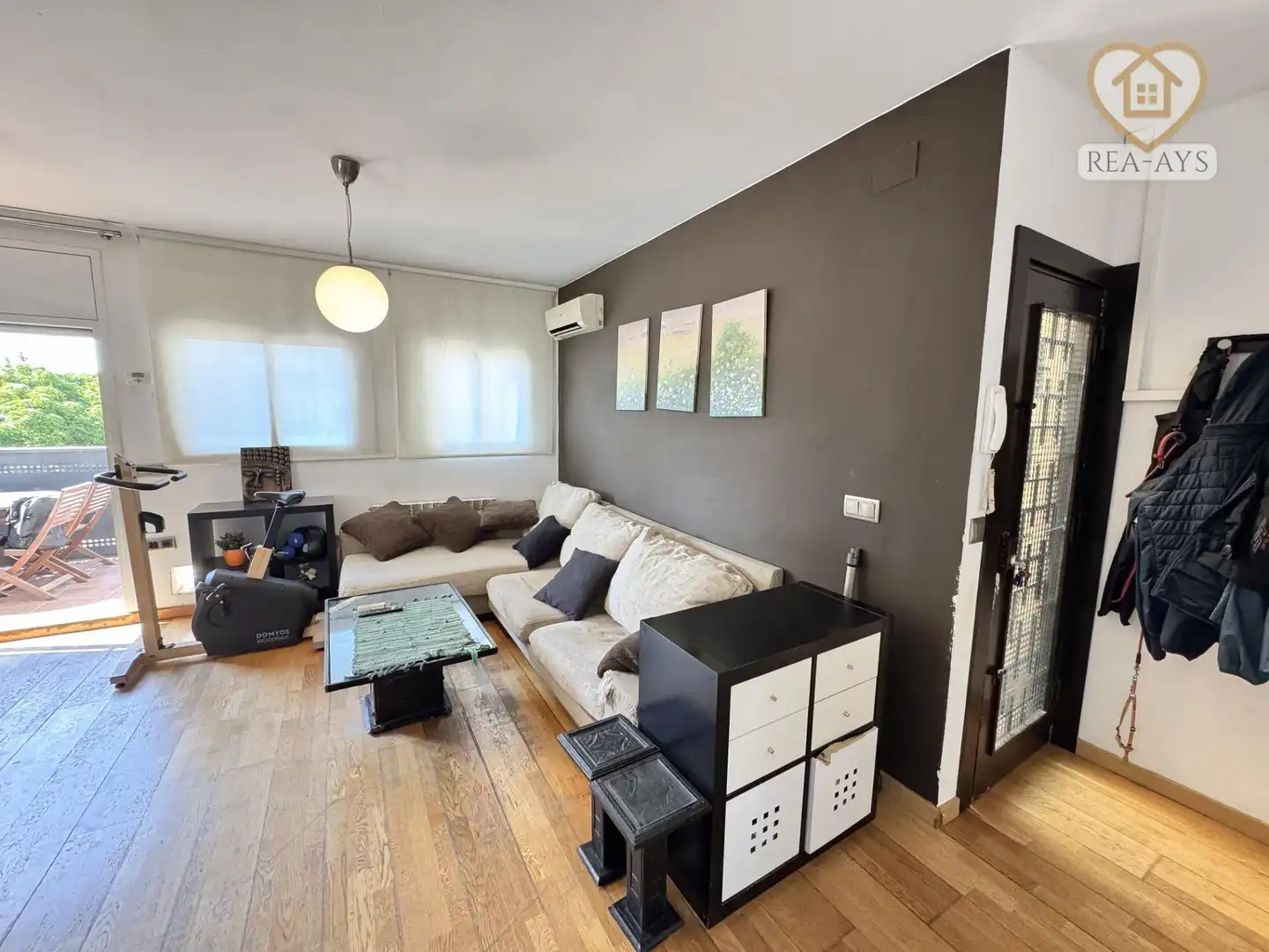 Sala de estar de Piso en venta en Castelldefels con Aire acondicionado, Calefacción y Parquet
