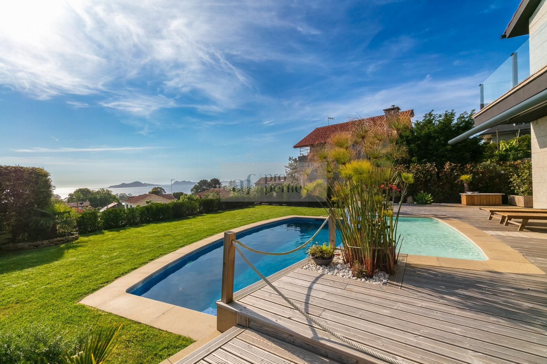 Garden of House or chalet for sale in Vigo   with Air Conditioner, Heating and Terrace