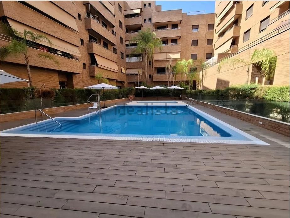 Piscina de Piso en venta en  Córdoba Capital con Aire acondicionado, Jardín privado y Terraza
