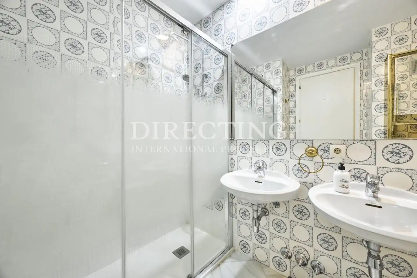 Baño de Piso en venta en Madrid con Aire acondicionado, Calefacción y Parquet