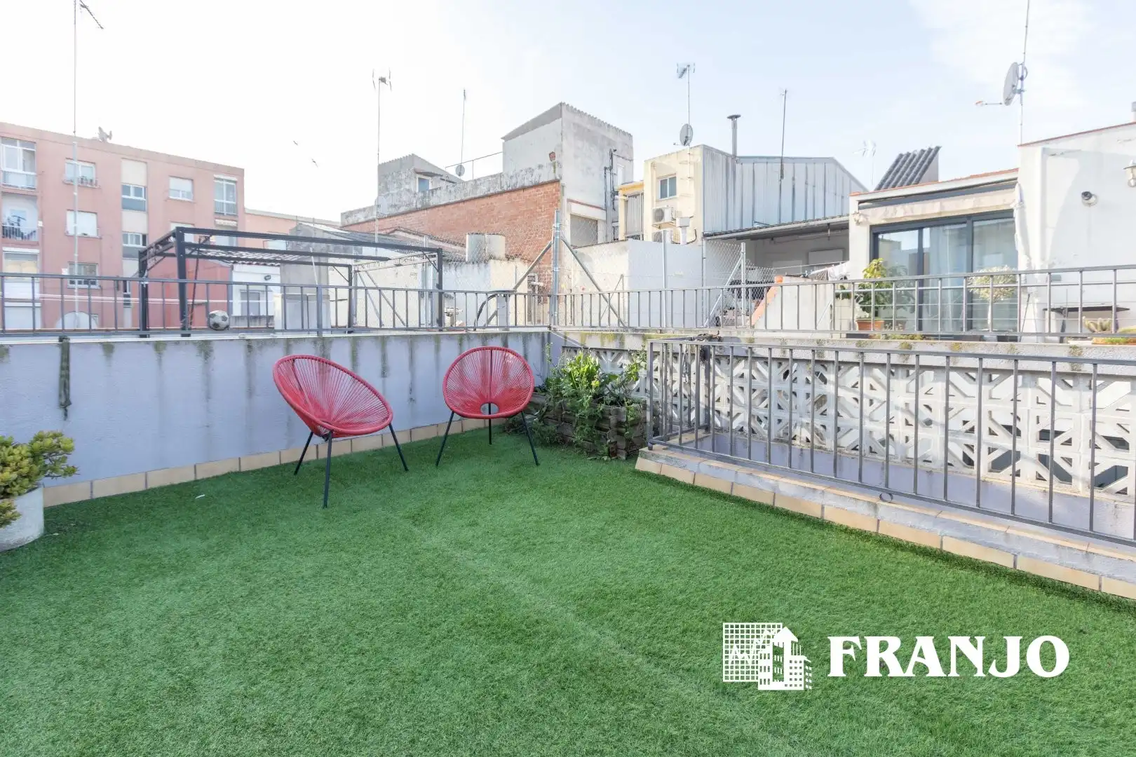 Terrassa de Casa adosada en venda en Sabadell amb Aire condicionat, Calefacció i Jardí privat