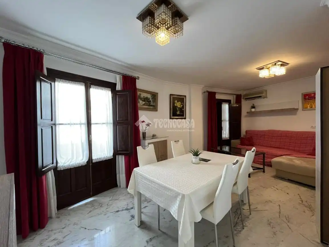 Comedor de Piso en venta en Carmona, Sevilla