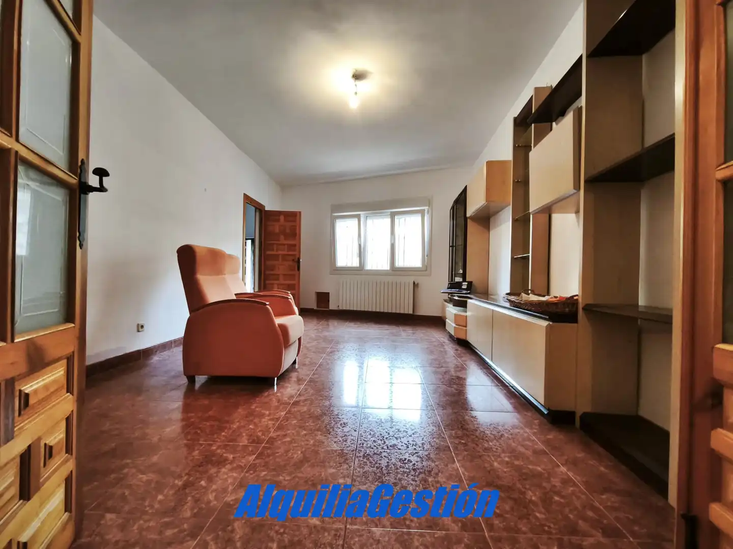 Sala de estar de Casa adosada en venta en Tamajón con Calefacción, Terraza y Balcón