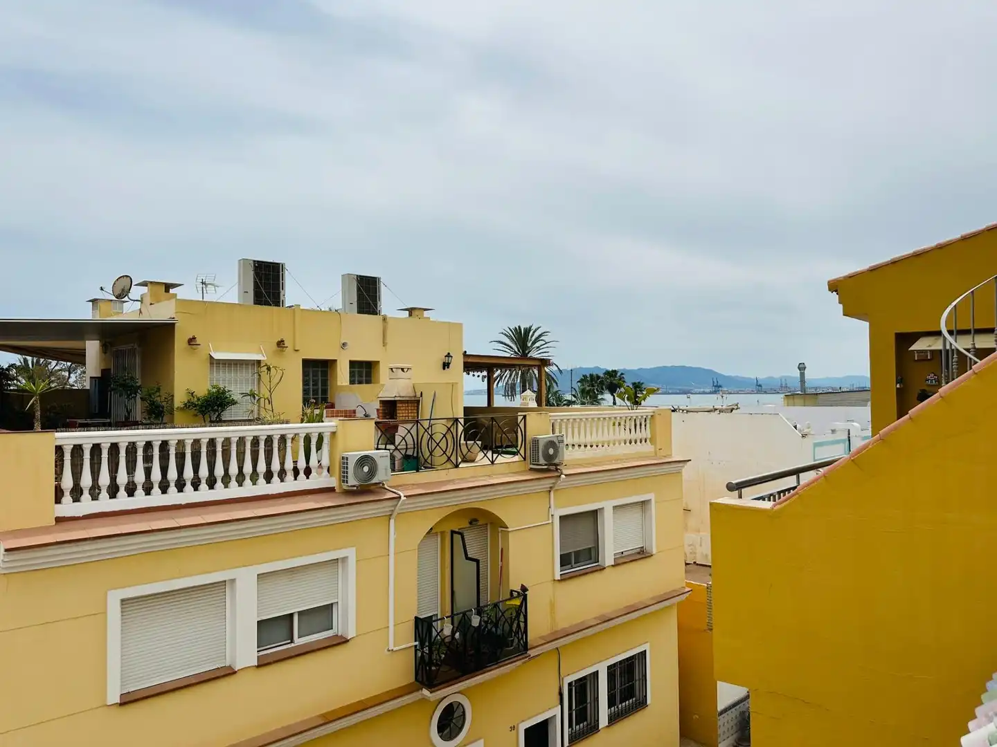 Terrassa de Casa adosada en venda en Málaga amb Terrassa i Alarma