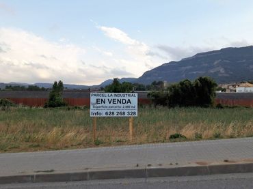 Terreno industrial en venta en Centelles