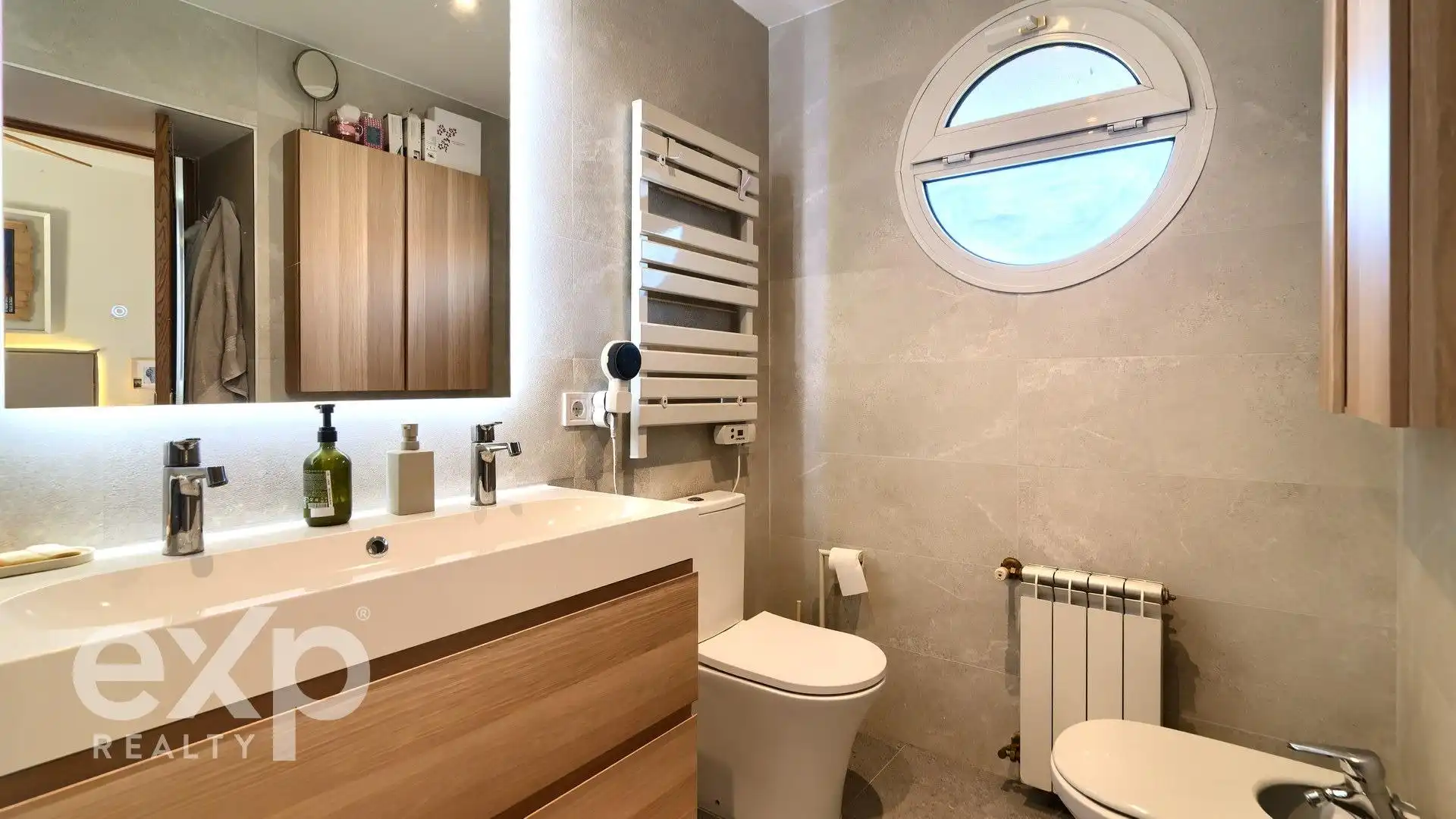 Baño de Casa o chalet en venta en Godella con Aire acondicionado, Calefacción y Jardín privado