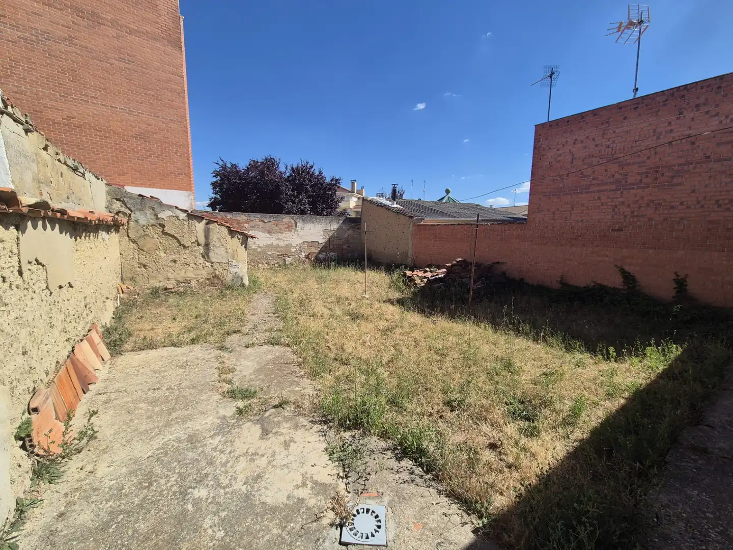 Houses for sale in Palencia  with Private garden and Furnished