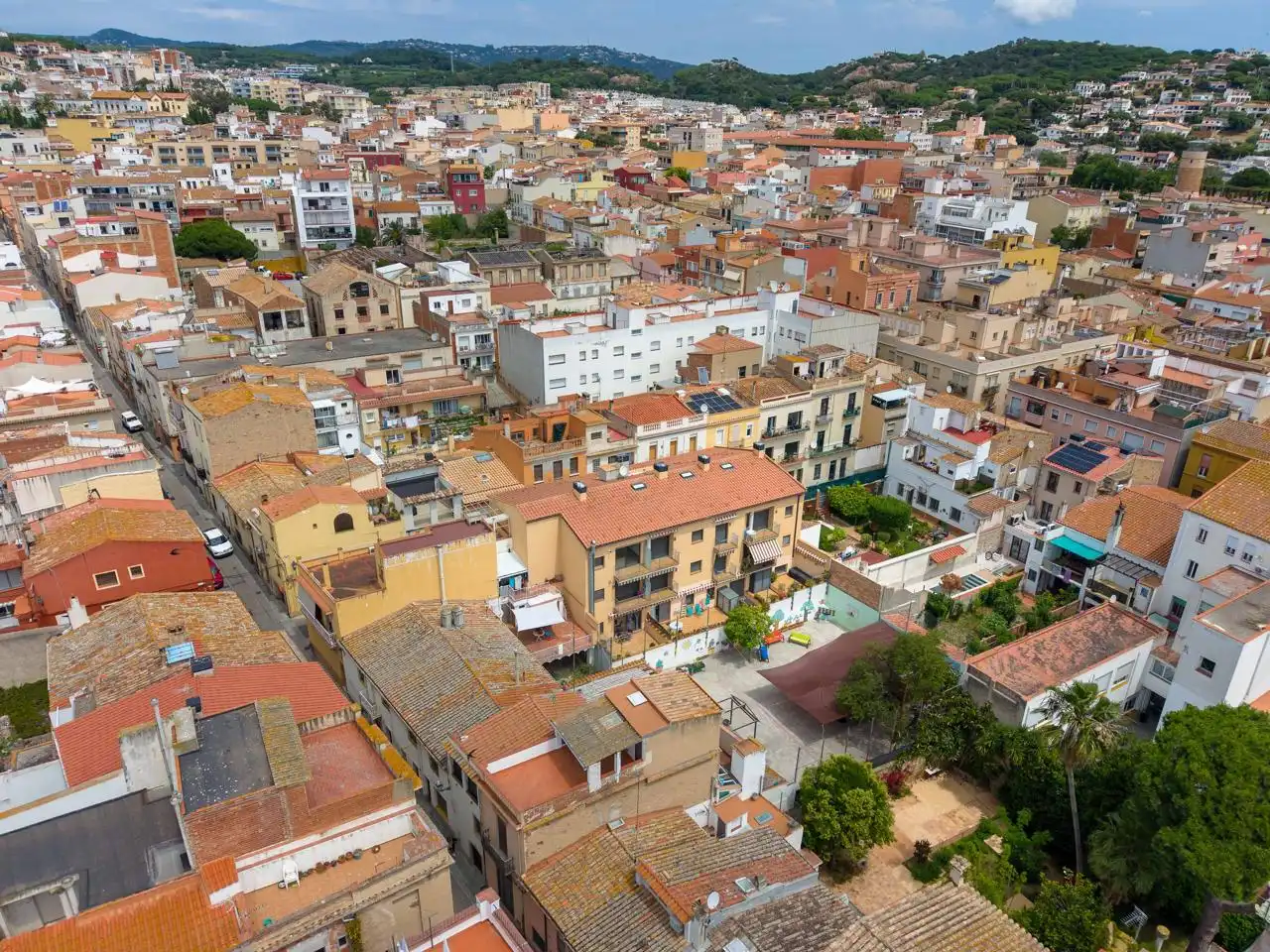 Vista exterior de Pis en venda en Sant Feliu de Guíxols amb Balcó