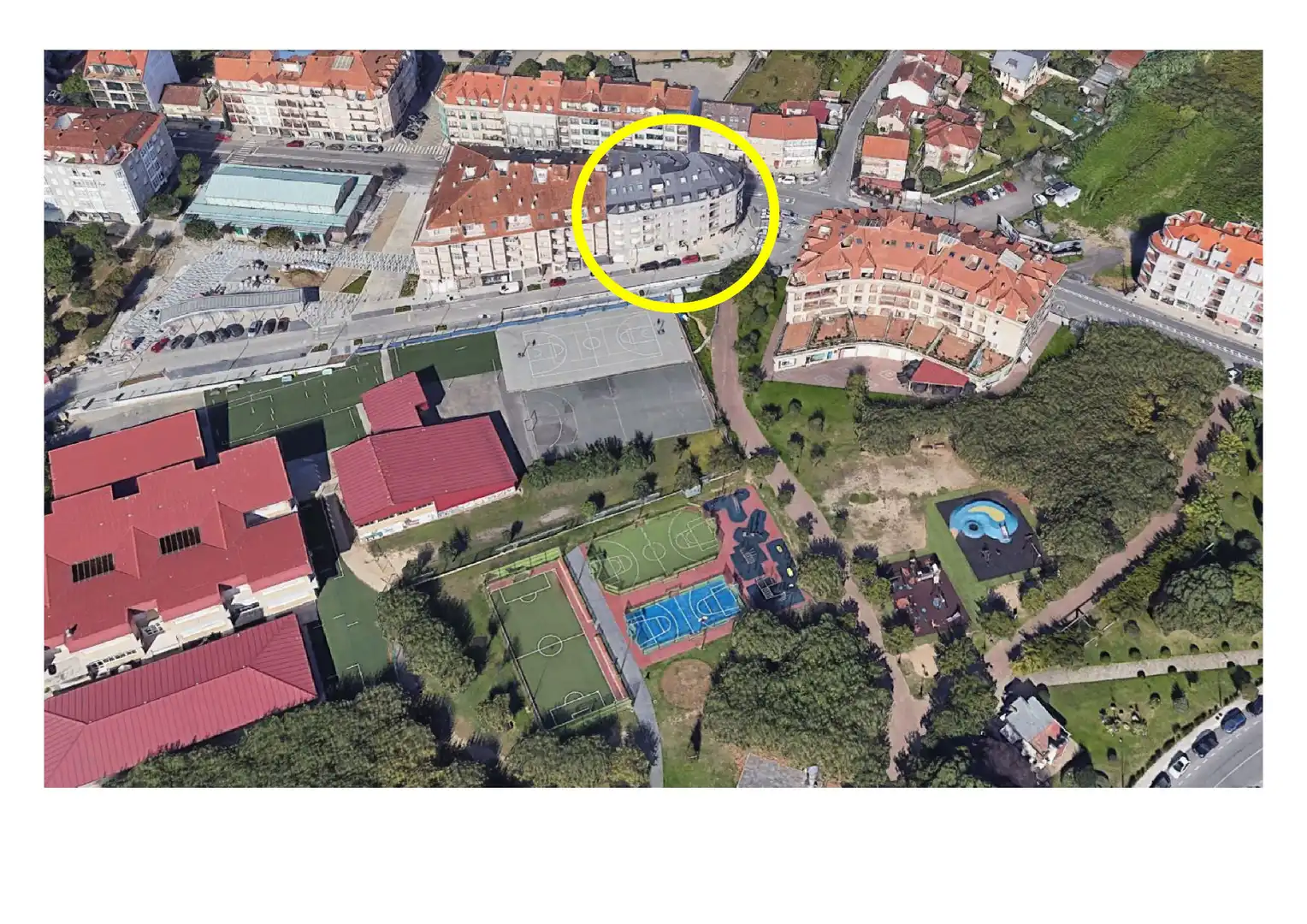 Vista exterior de Apartament en venda en Sanxenxo amb Calefacció, Terrassa i Moblat