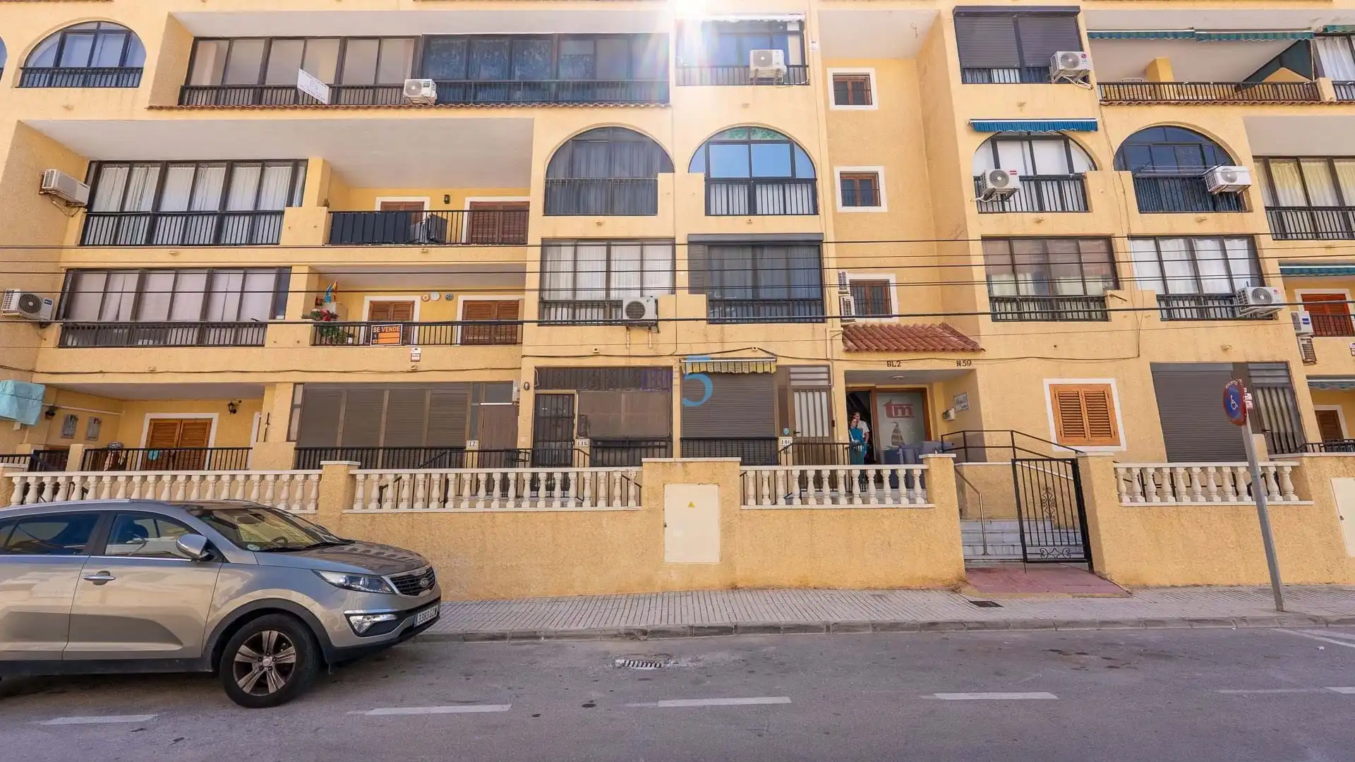 Vista exterior de Estudio en venta en Torrevieja con Aire acondicionado, Calefacción y Piscina