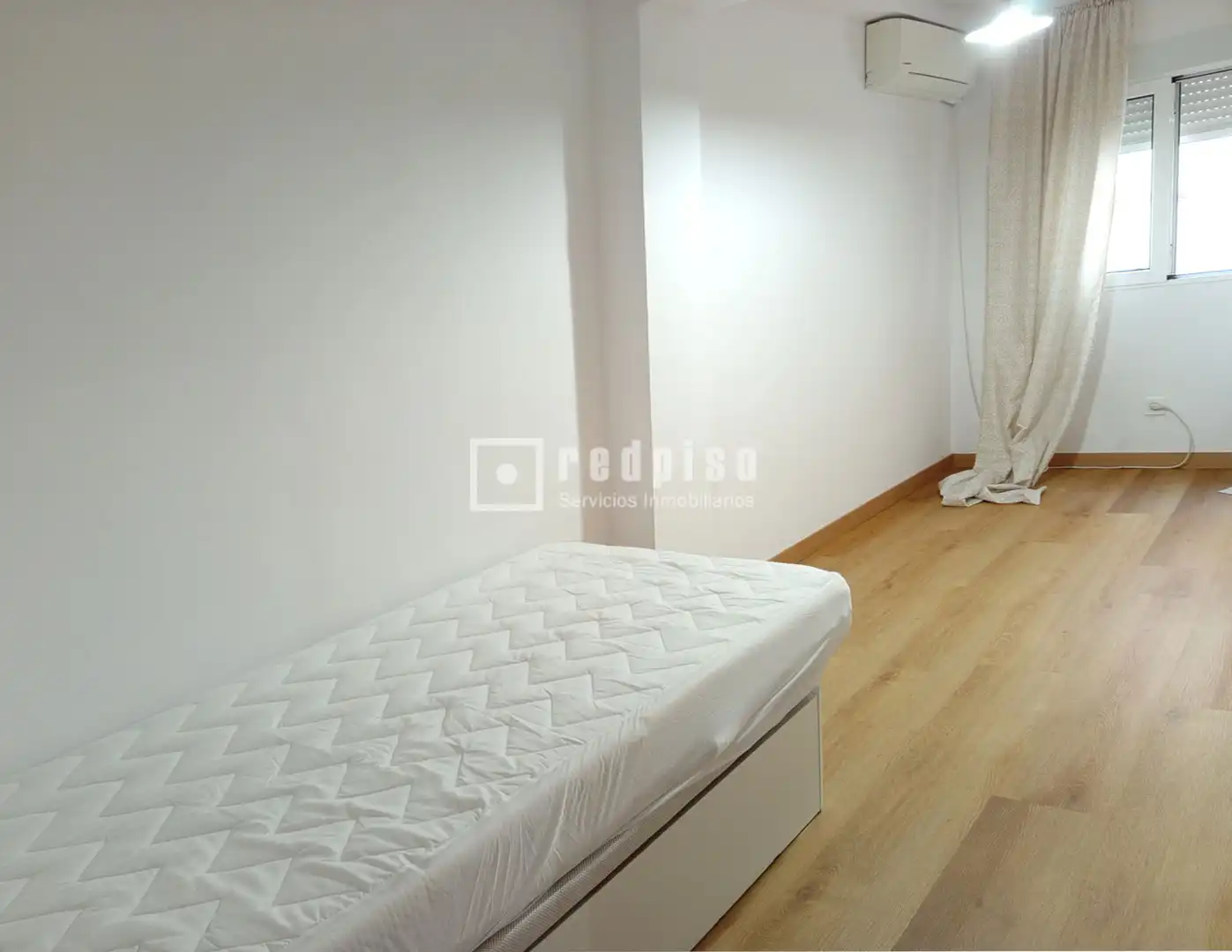 Dormitori de Pis en venda en Sevilla amb Aire condicionat, Jardí privat i Terrassa