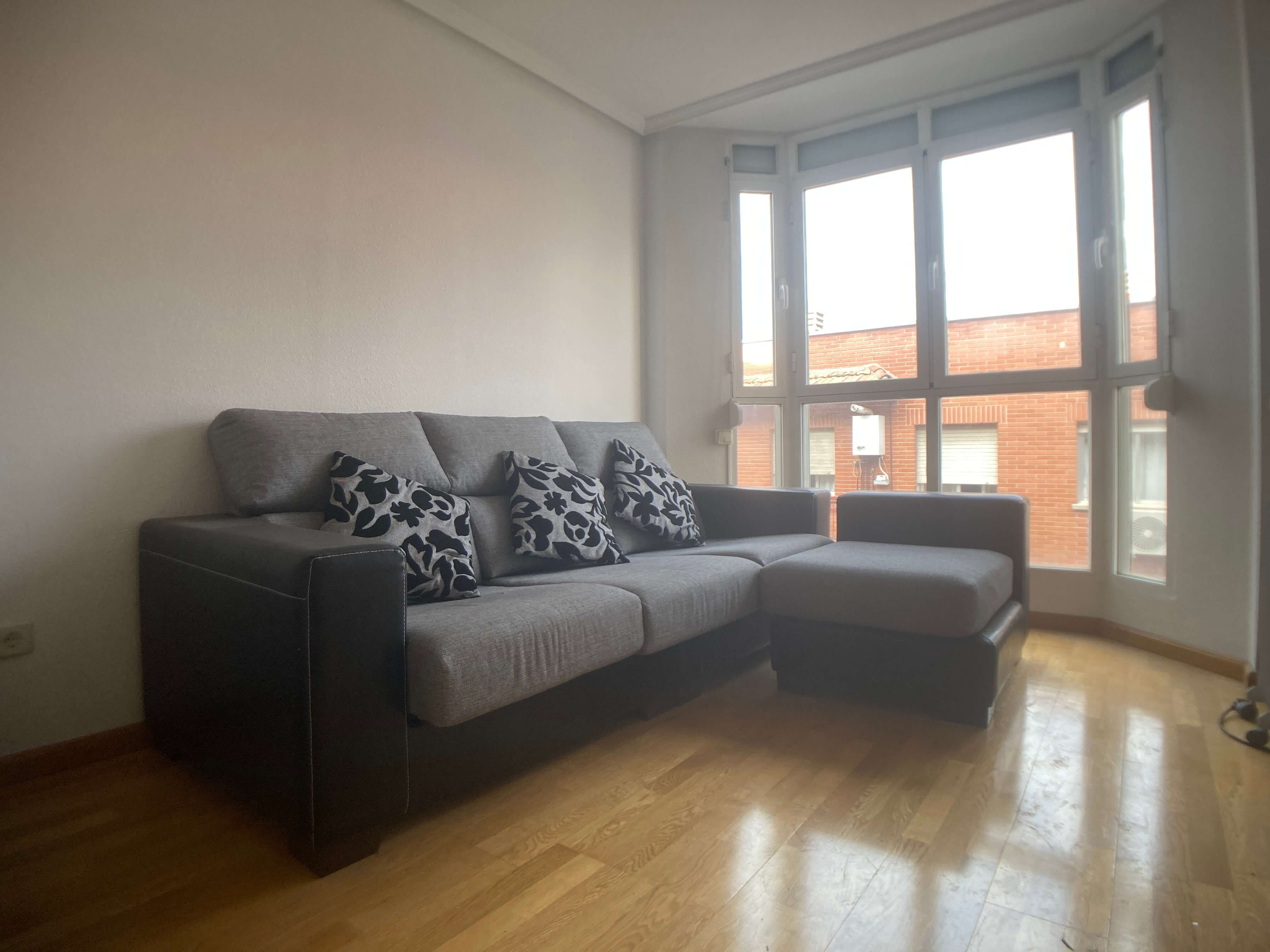 Flat to rent in Calle Pinos Alta, Almenara -Ventilla