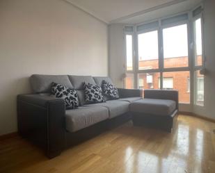 Living room of Flat to rent in  Madrid Capital  with Heating, Parquet flooring and Furnished