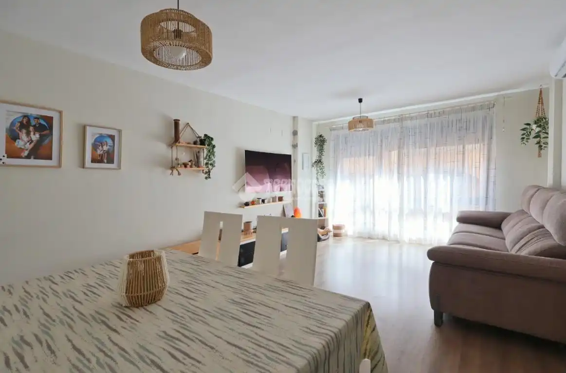 Wohnzimmer von Wohnung zum Verkauf in Sagunto / Sagunt mit Klimaanlage, Heizung und Balkon