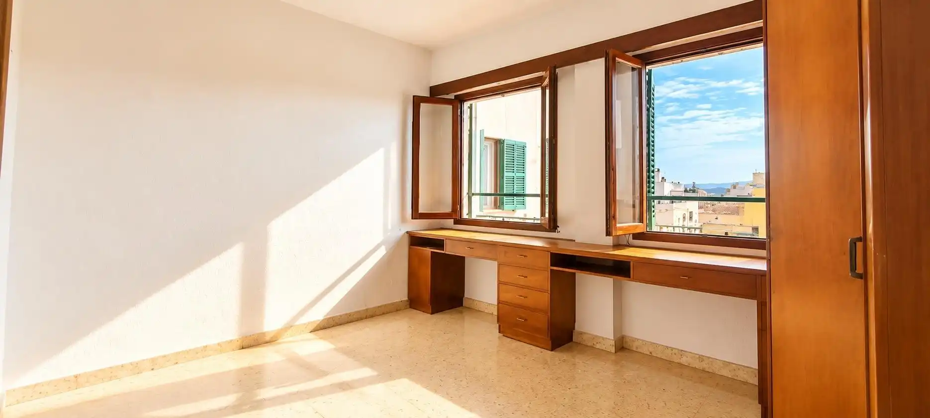 Balcony of Flat for sale in Llevant
