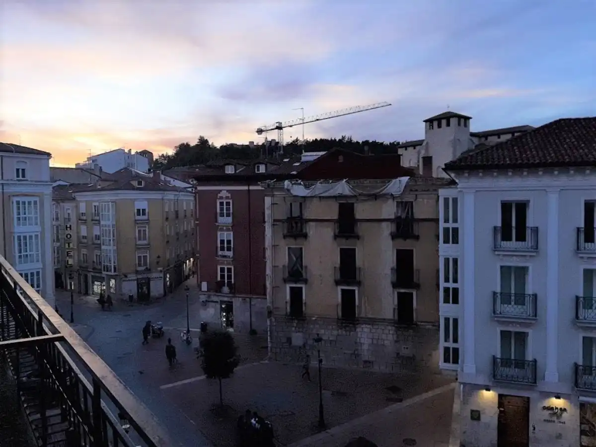 Vista exterior de Oficina en venta en Burgos con Calefacción, Terraza y Trastero