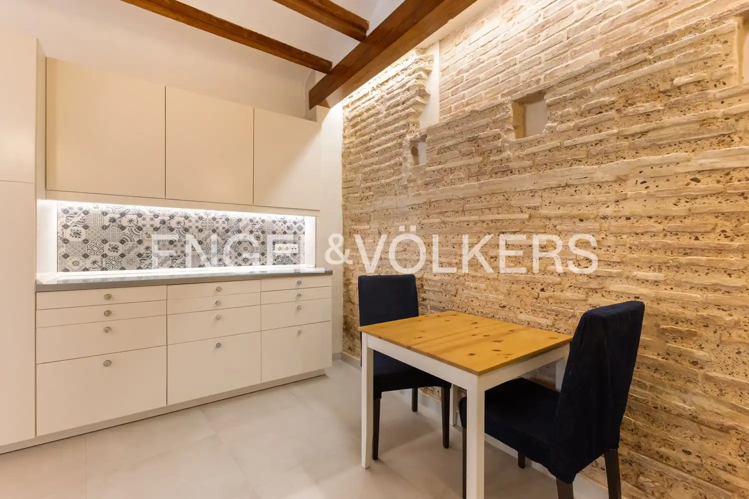 Kitchen of Flat for sale in Valencia  with Air Conditioner, Heating and Parquet flooring