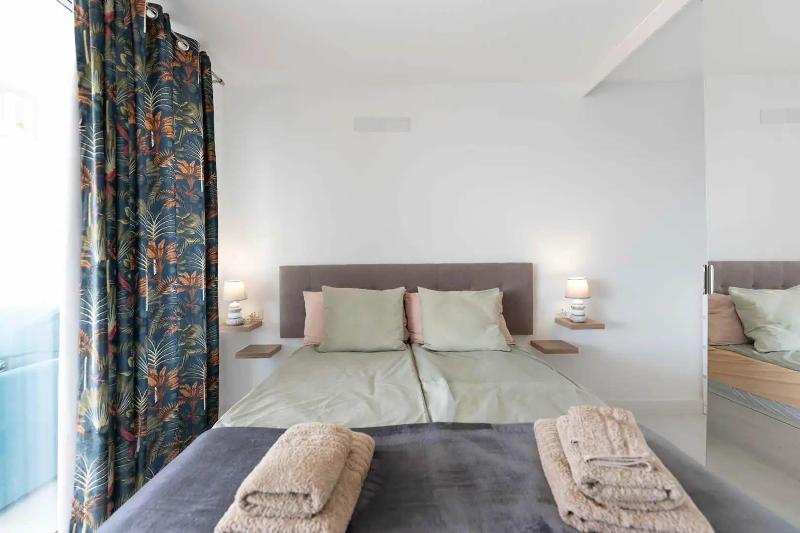 Dormitori de Apartament en venda en Adeje amb Aire condicionat, Terrassa i Moblat
