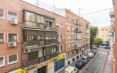 Vista exterior de Apartament en venda en  Madrid Capital amb Aire condicionat i Balcó