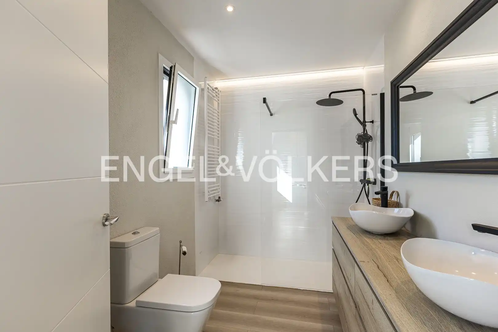 Bathroom of Houses for sale in El Vendrell  with Heating, Private garden and Parquet flooring