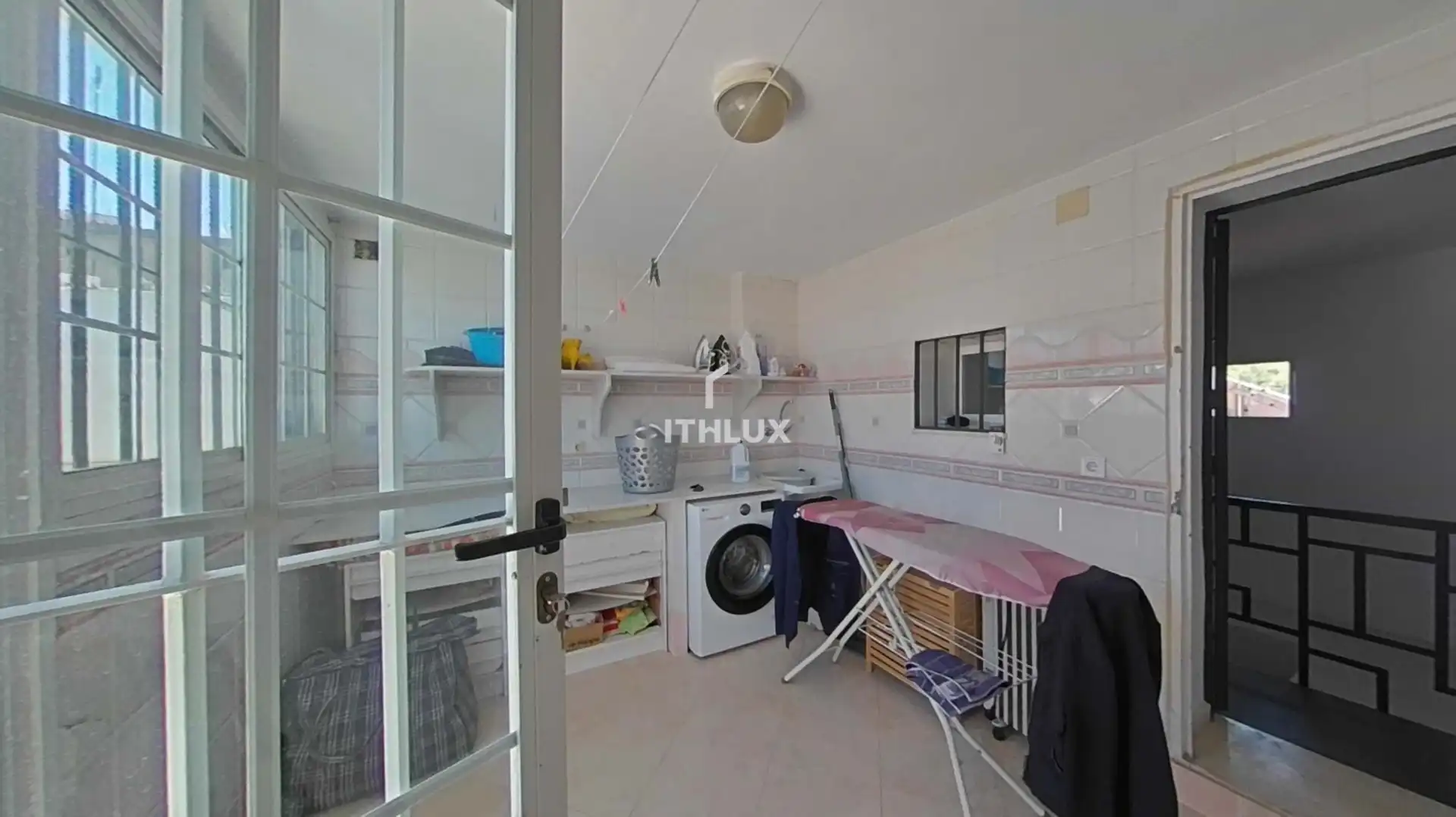Kitchen of Detached homes for sale in Sevilla  with Air Conditioner, Terrace and Storage room