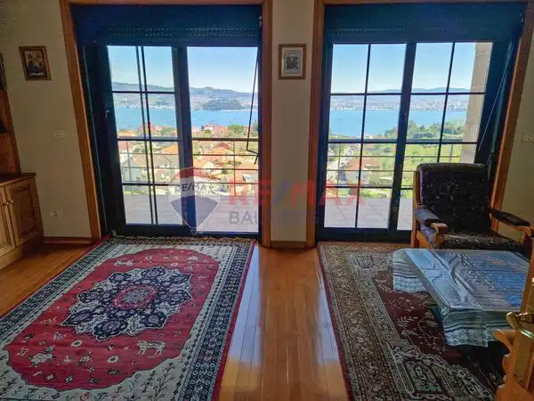 Living room of Houses for sale in Moaña  with Heating, Private garden and Parquet flooring