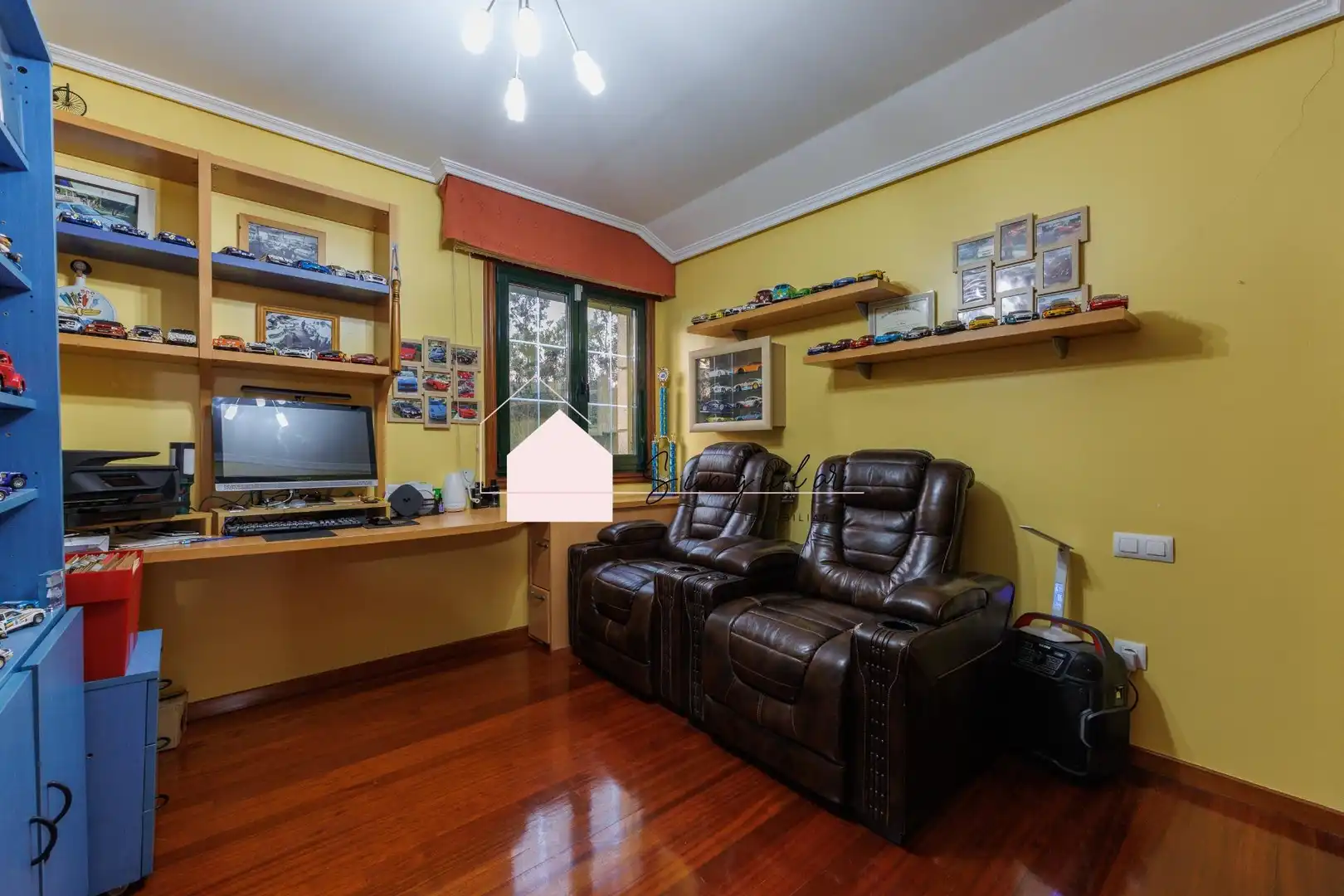 Wohnzimmer von Haus oder Chalet zum Verkauf in Tui mit Heizung, Abstellraum und Schwimmbad