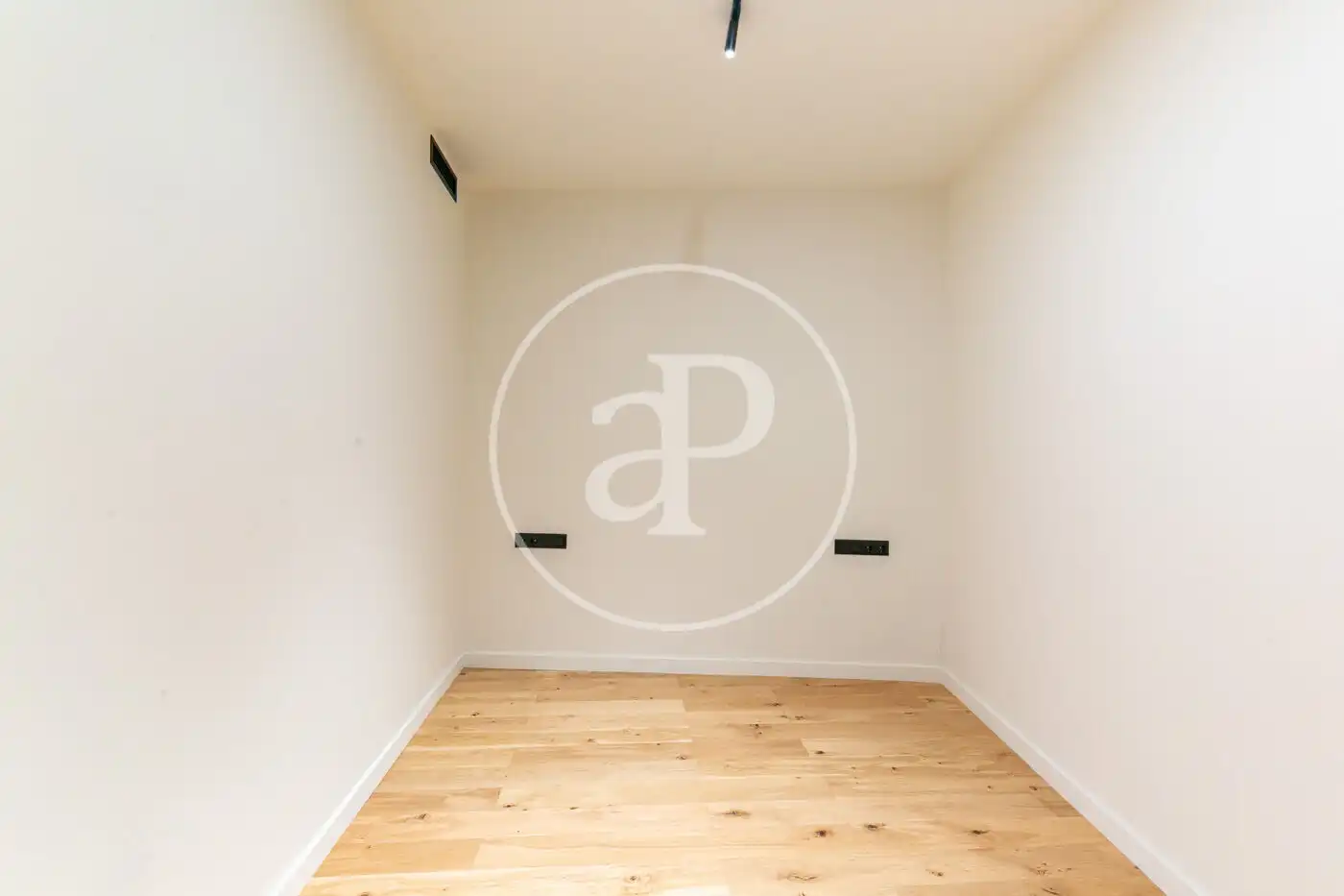 Piso en venta en Barcelona con Aire acondicionado, Calefacción y Balcón