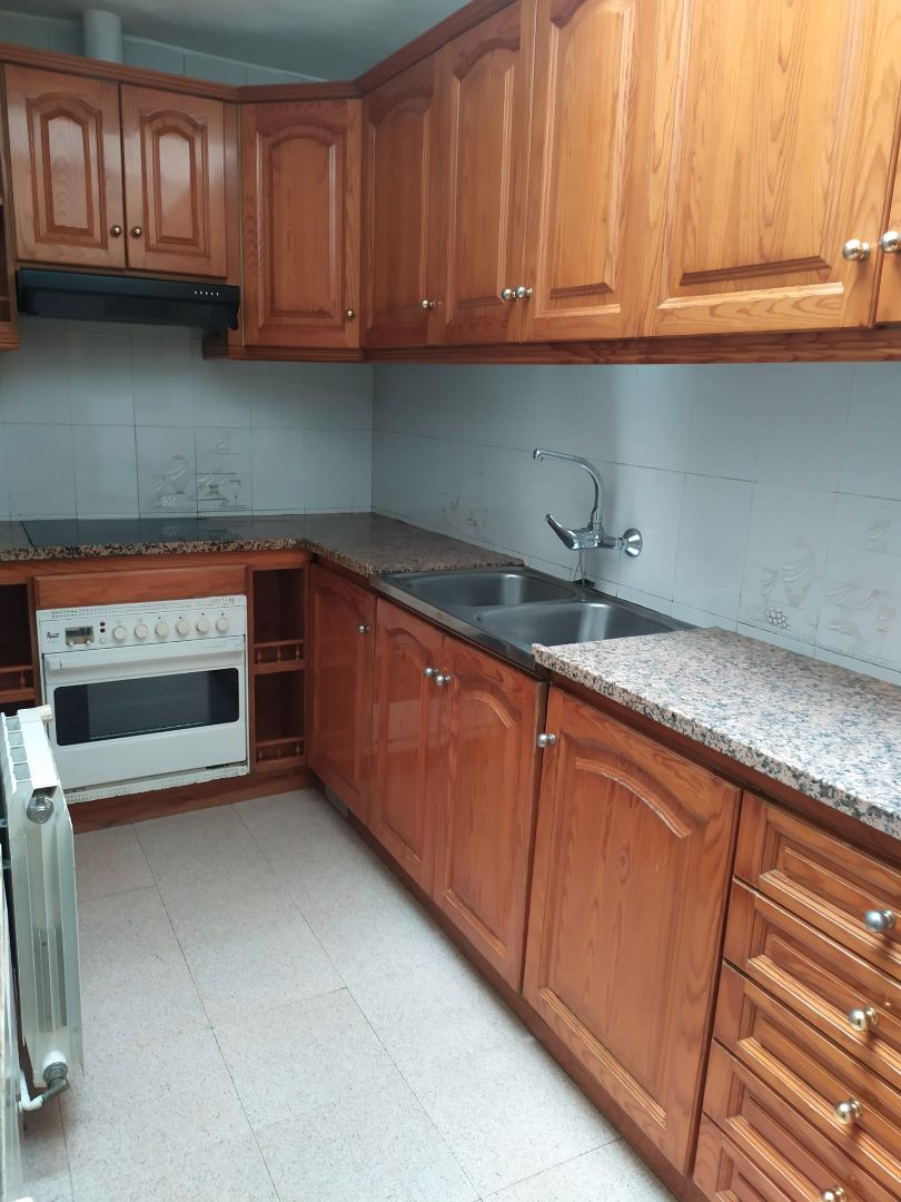 Cuina de Casa o xalet de lloguer en Figuerola del Camp amb Calefacció, Terrassa i Moblat