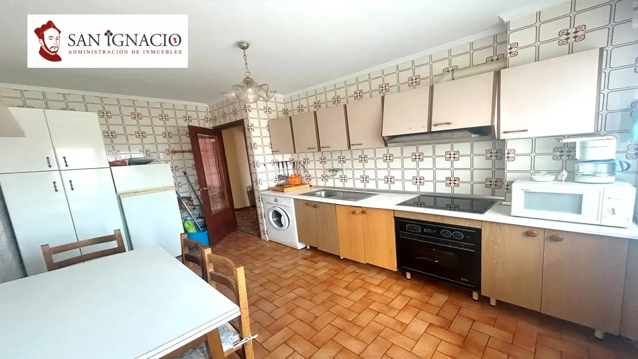 Kitchen of Flat for sale in Villarcayo de Merindad de Castilla la Vieja  with Heating, Furnished and Balcony