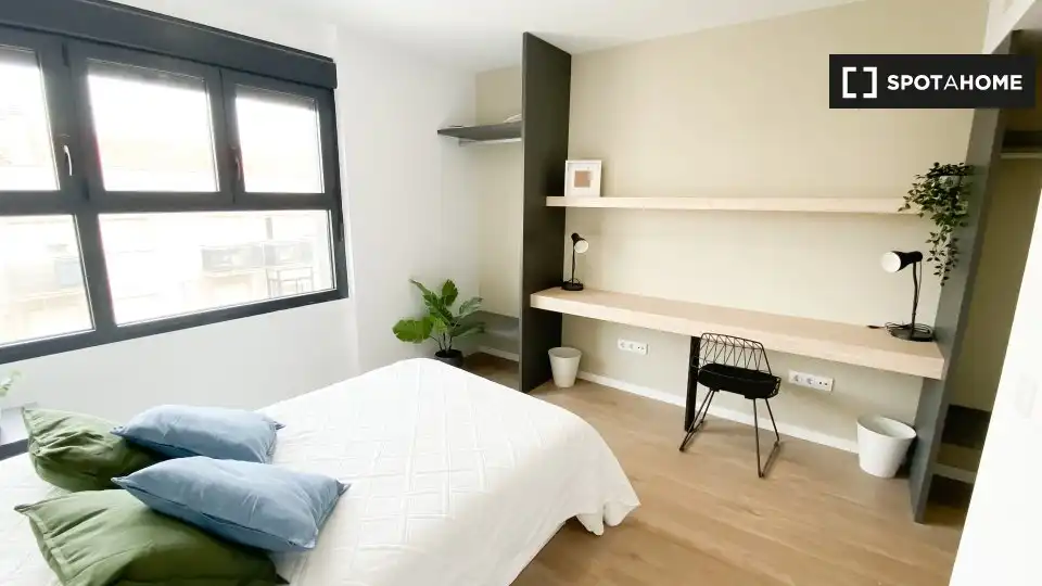 Room in La Platina- Hospital - Campus