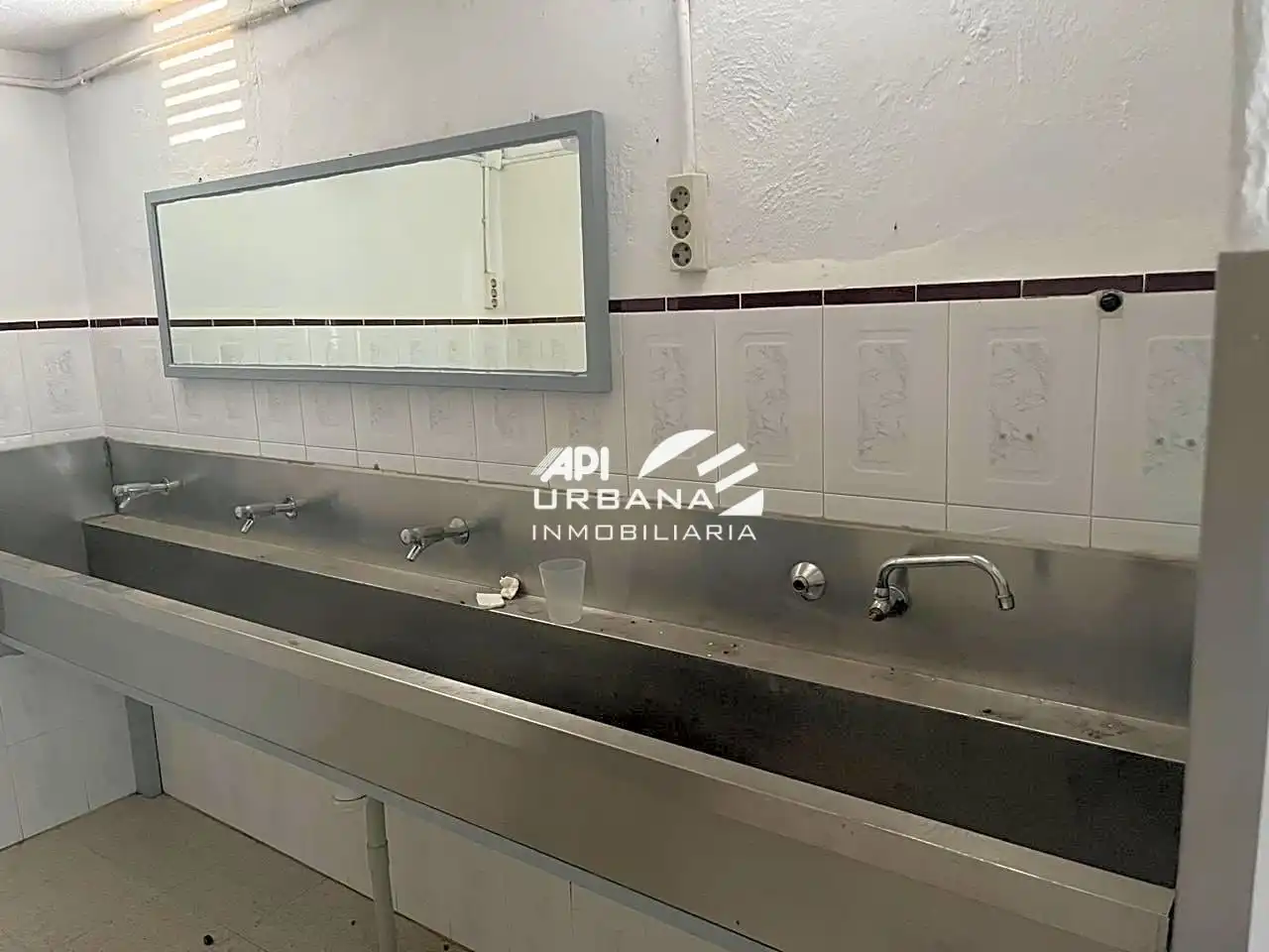 Nave industrial en venta en Lucena