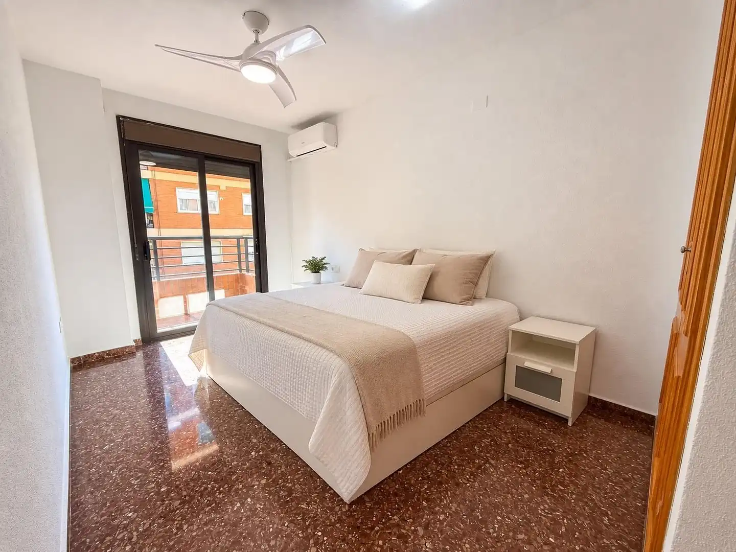 Flat with terrace to rent in Quatre Carreres, imagen 7