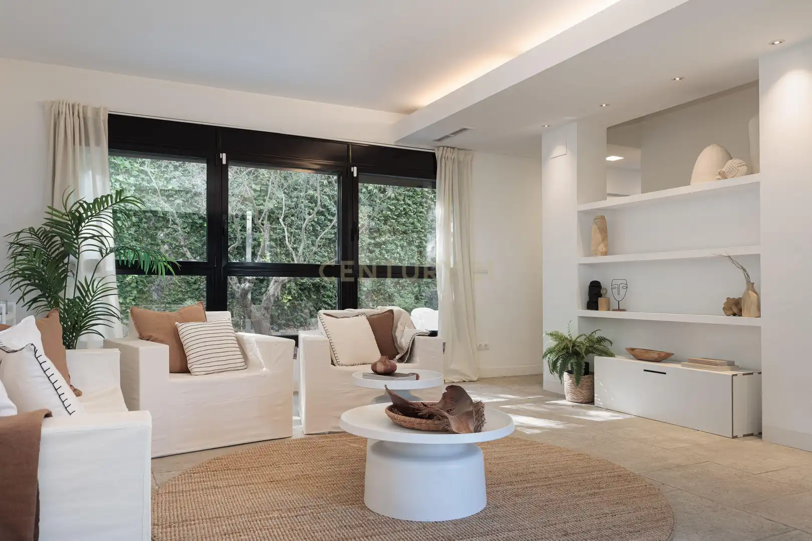 Sala d'estar de Casa o xalet en venda en Sant Cugat del Vallès amb Aire condicionat, Jardí privat i Traster