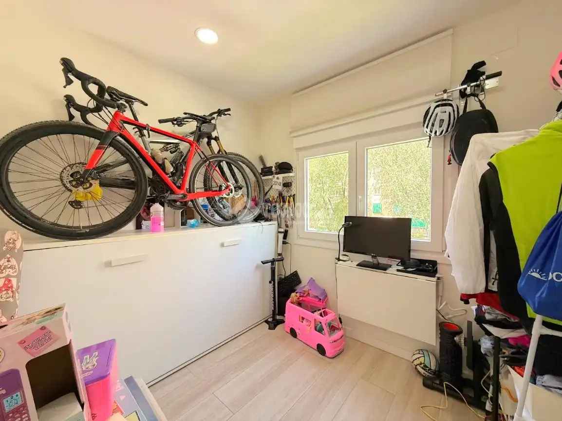 Bedroom of Flat for sale in Madrid  with Air Conditioner and Heating
