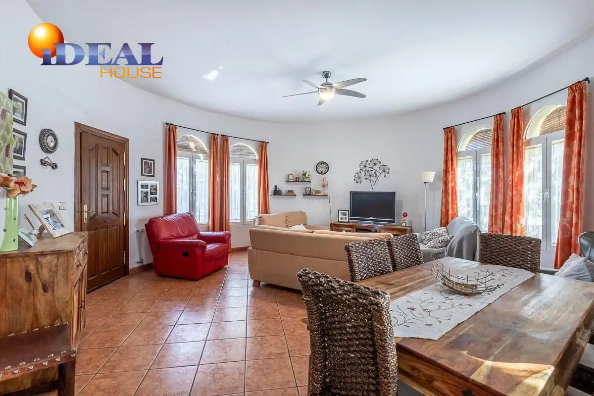 Villa mit Pool zum Verkauf in Residencial Triana - Barrio Alto, imagen 8