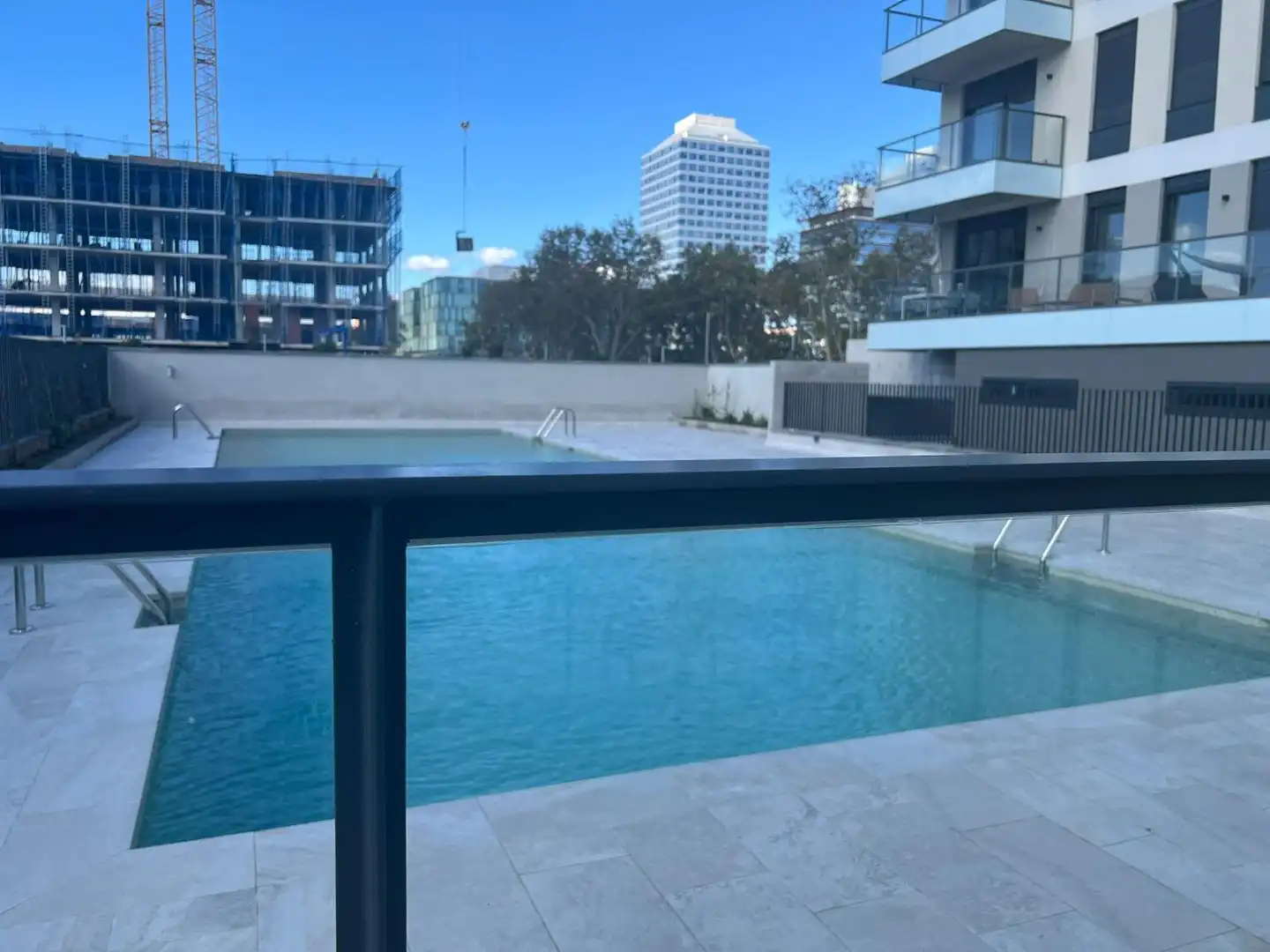 Schwimmbecken von Wohnung zur Miete in Barcelona mit Klimaanlage, Heizung und Ofen