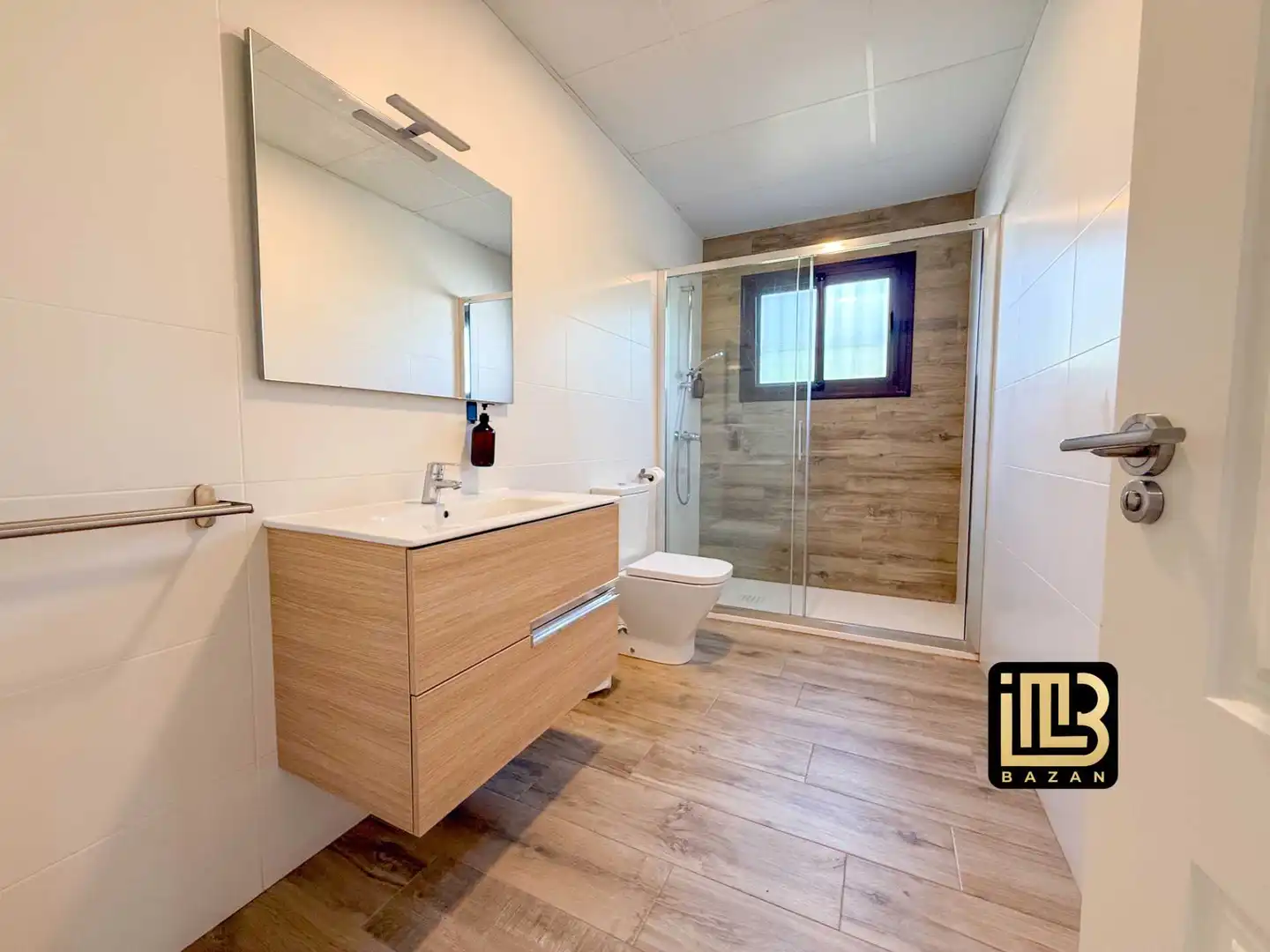 Badezimmer von Wohnung zum Verkauf in El Borge mit Klimaanlage, Heizung und Privatgarten