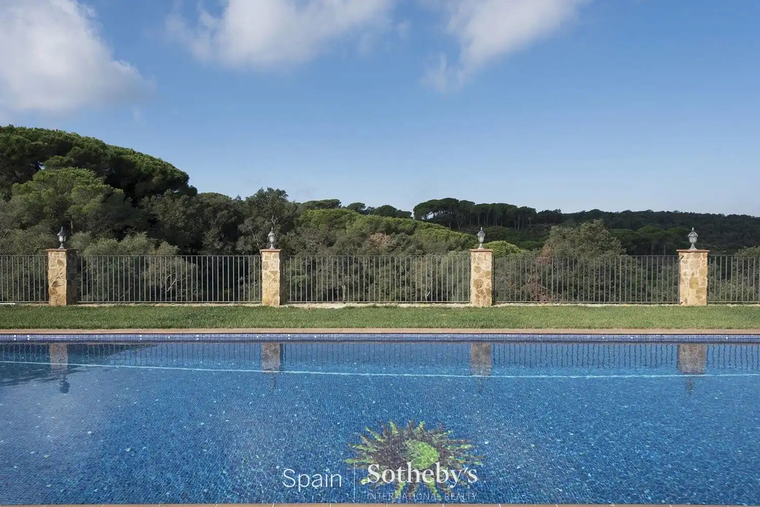 Piscina de Finca rústica en venda en Castell d'Aro, Platja d'Aro i s'Agaró amb Calefacció, Jardí privat i Terrassa