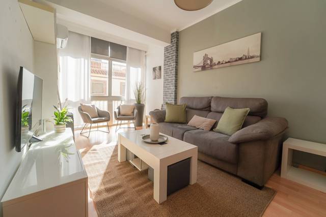 Piso en Venta en Calle Emilio de la Cerda en Parque Ayala - Jardín de la Abadía - Huelín