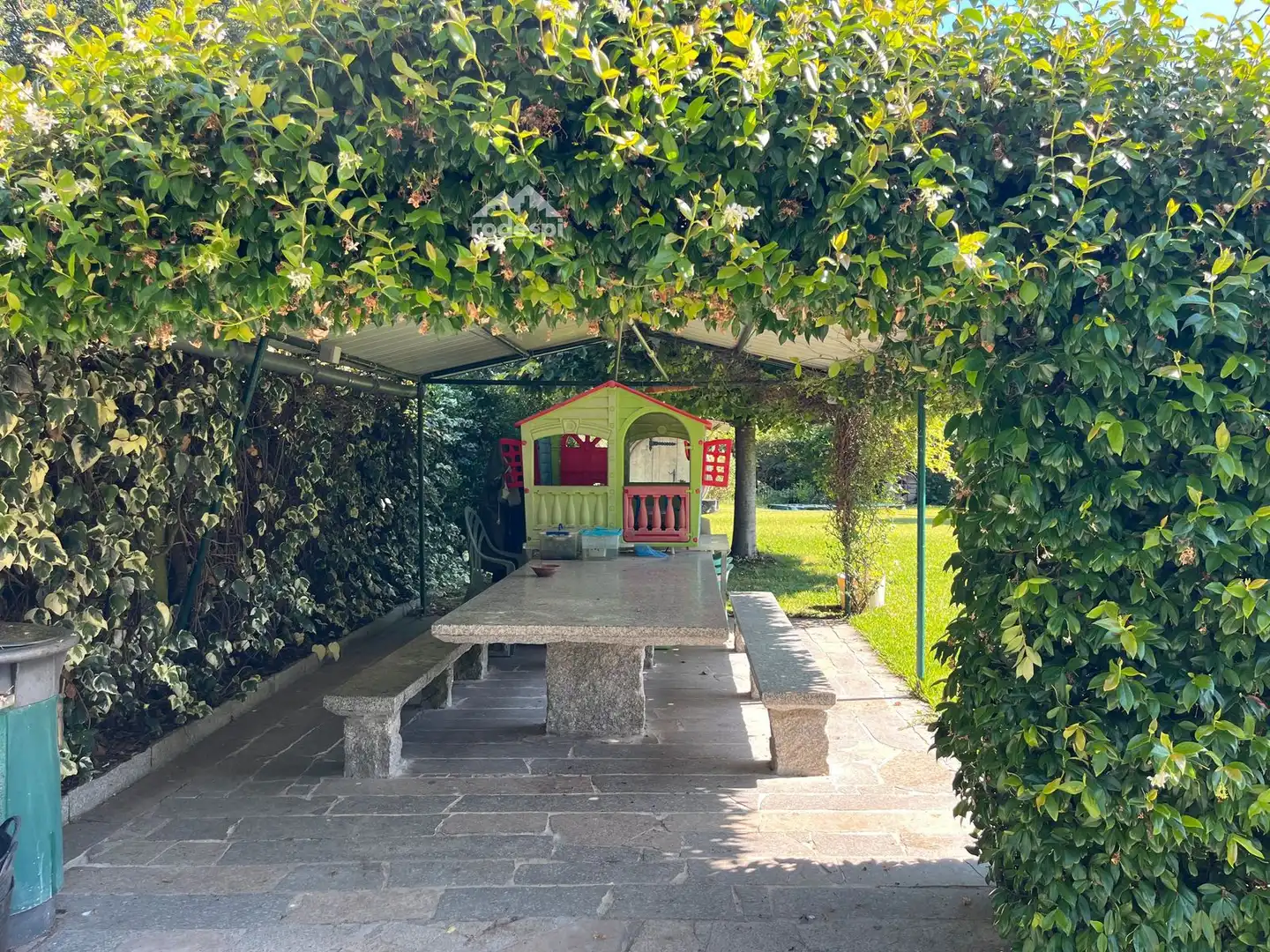 Jardín de Casa o chalet en venta en Beade  con Trastero, Piscina y Amueblado