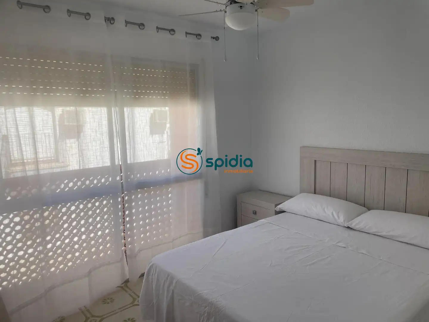 Habitación de Apartamento de alquiler en Águilas con Balcón