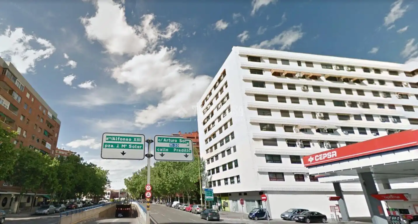 Exterior view of Garage for sale in Madrid