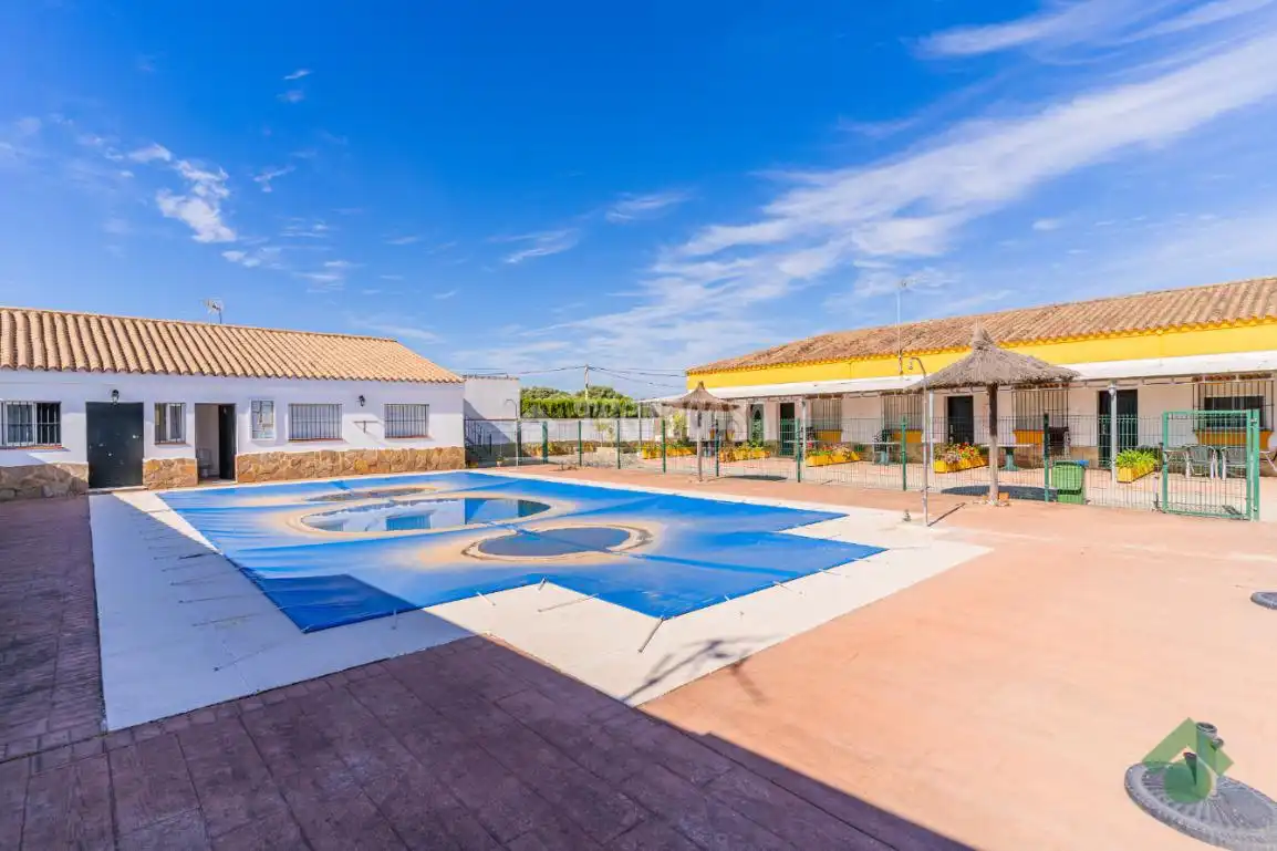 Immobles singulars amb piscina en venda a Conil, imagen 5
