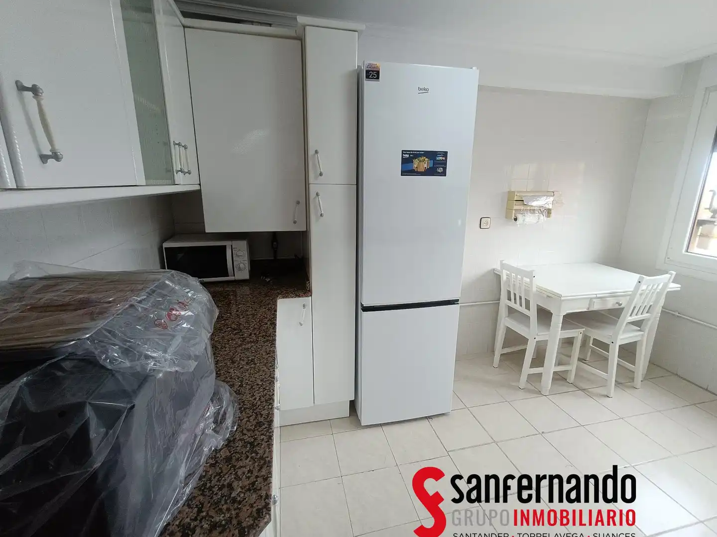 Kitchen of Flat for rent in Santander  with Heating, Parquet flooring and Furnished