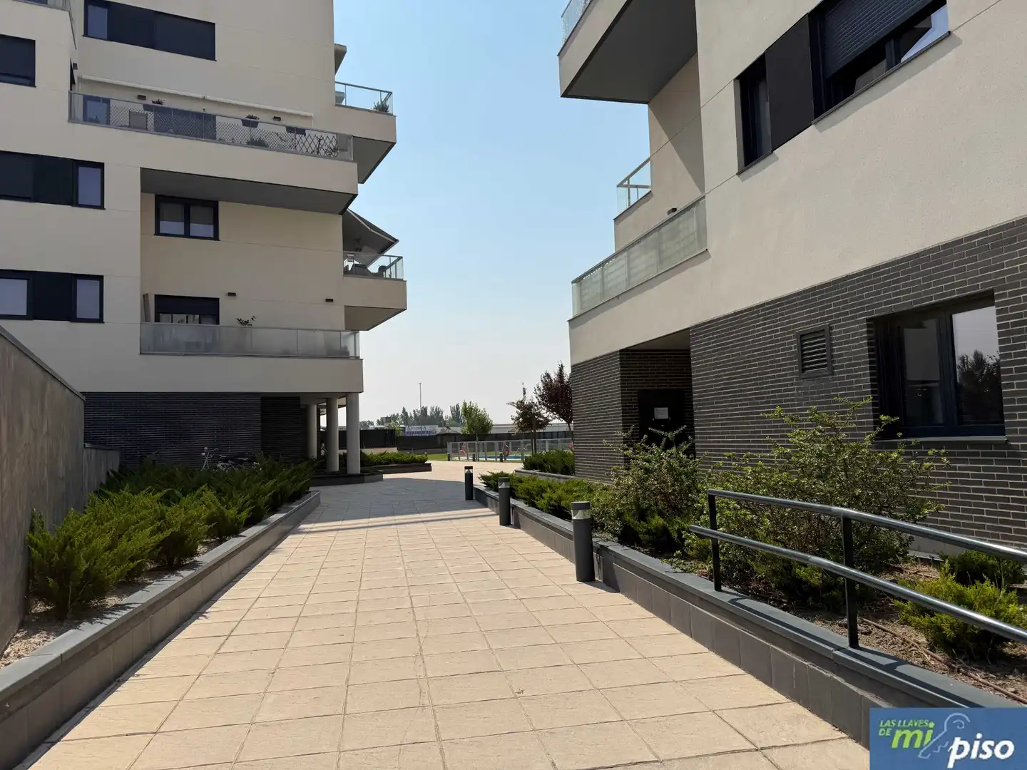 Außenansicht von Wohnung zum Verkauf in Valladolid mit Heizung, Privatgarten und Parkett
