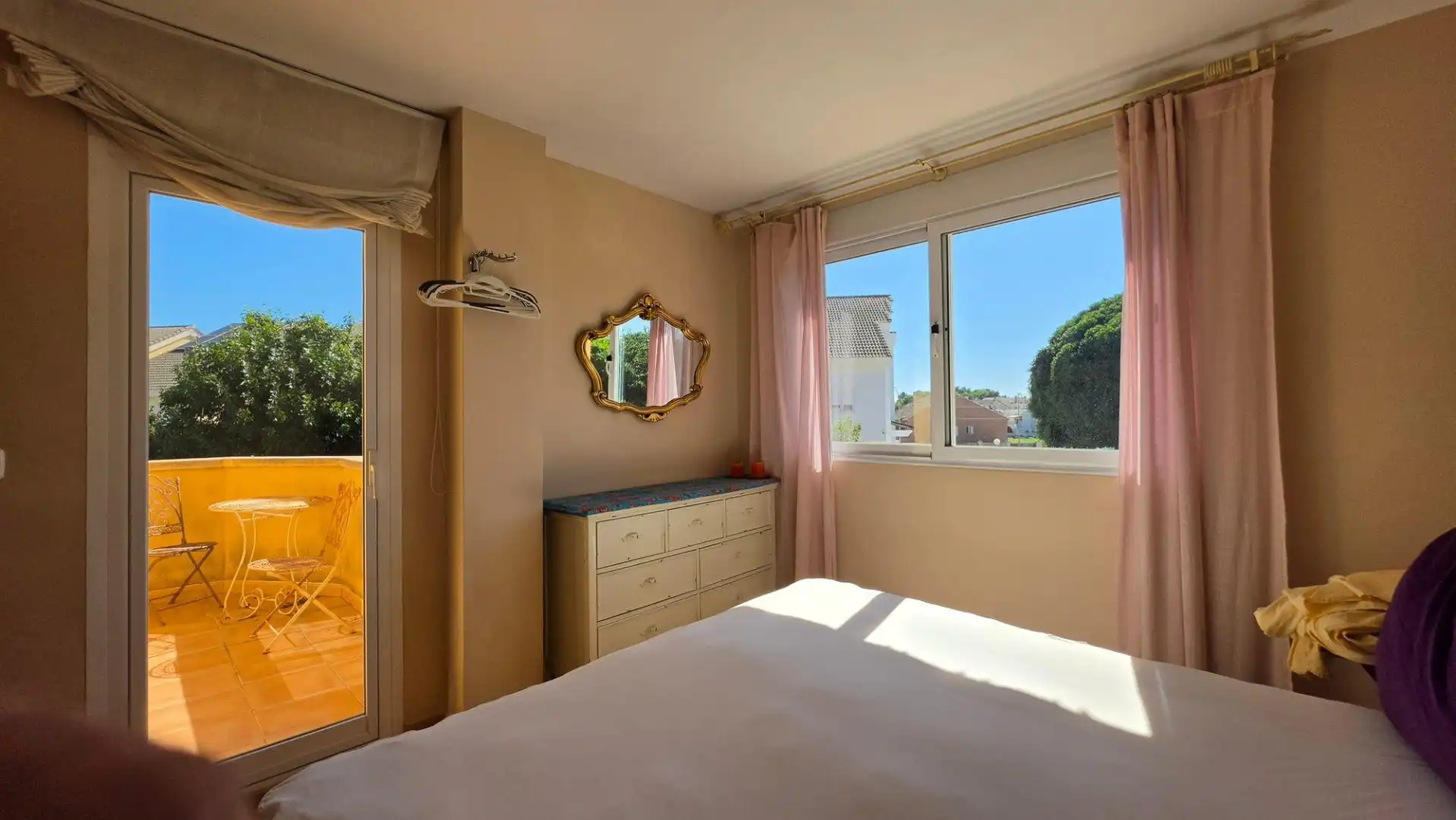 Habitación de Casa adosada en venta en Park Nord - Casona